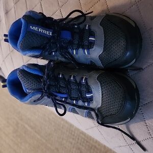 Merrell Boys' Oakcreek Waterproof Mid Hiking Boots, Size 12 Boys